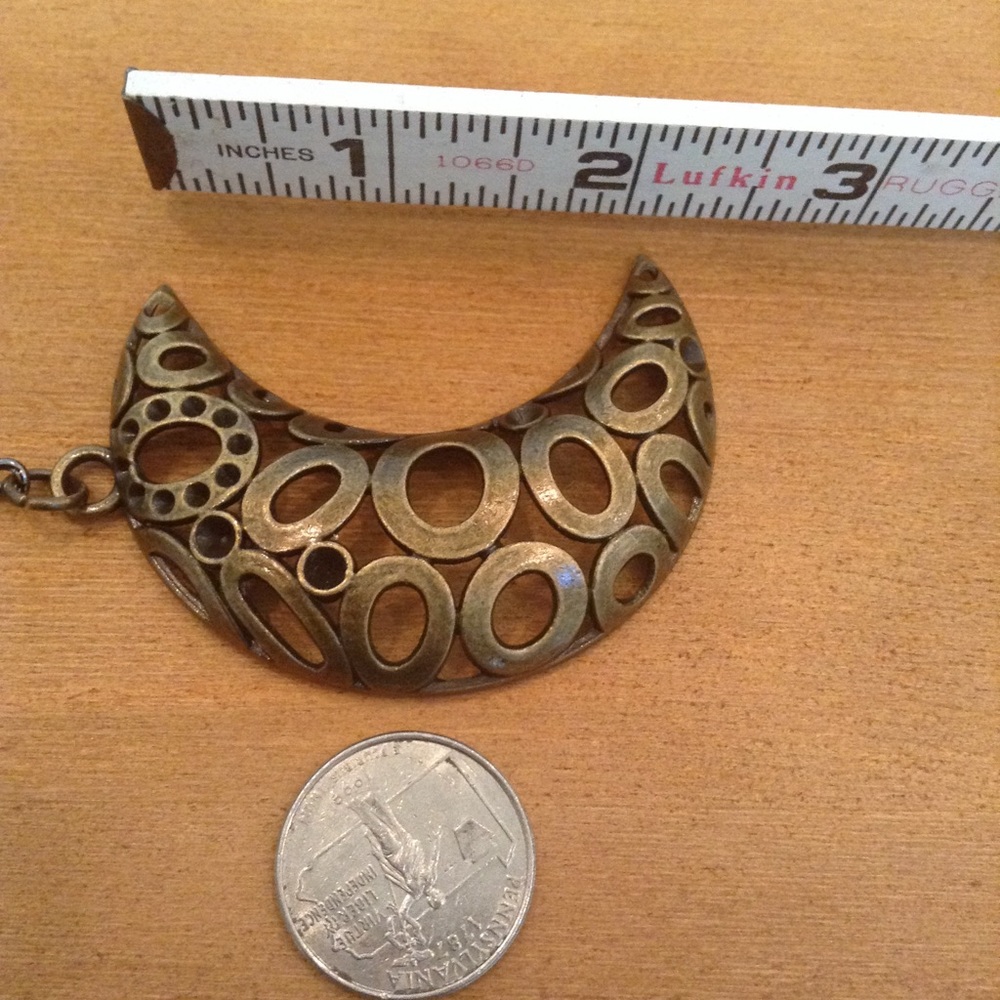 🆕Crescent Moon Pendant - Picture 3 of 3